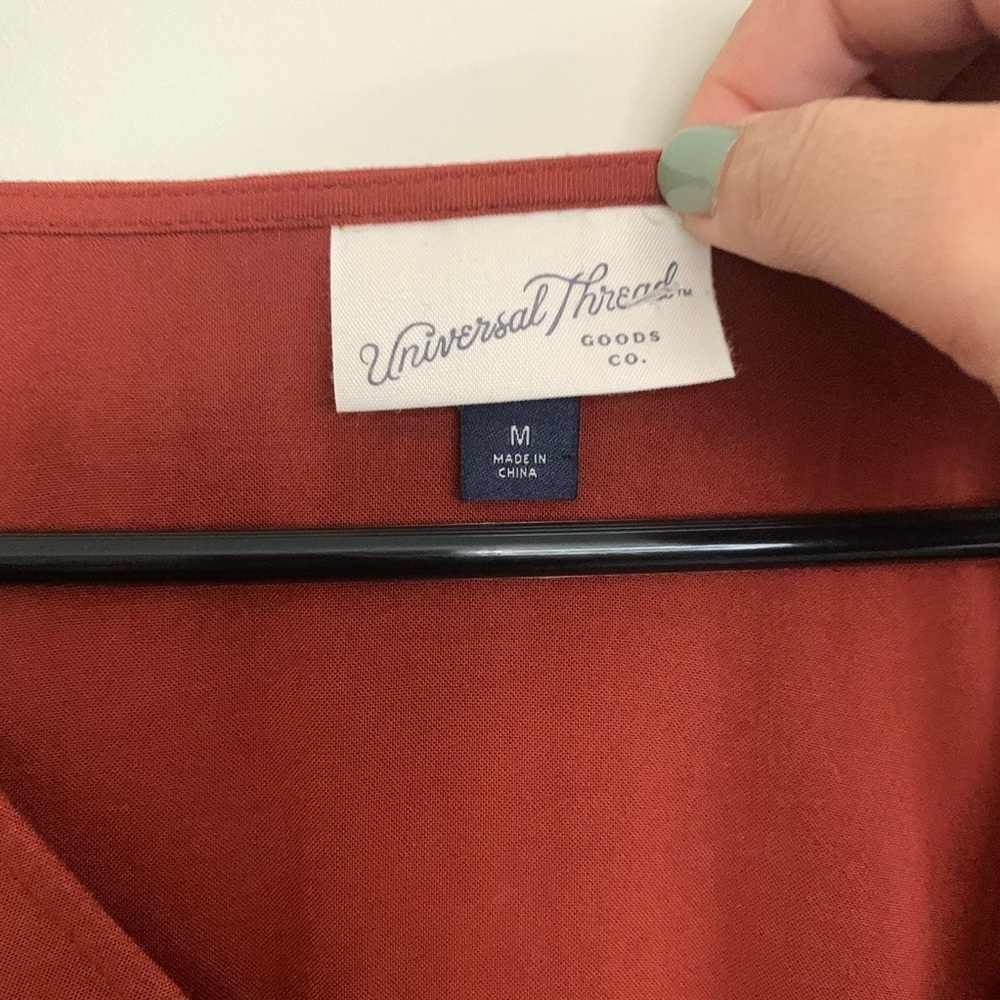 Universal Threads Rust Ruffle Sleeves Blouse. M - Picture 3 of 5